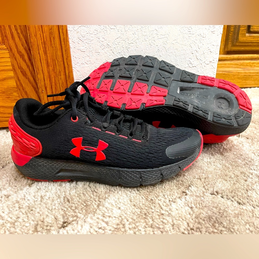 Youth size 6 Under Armor sneakers, worn for gym only